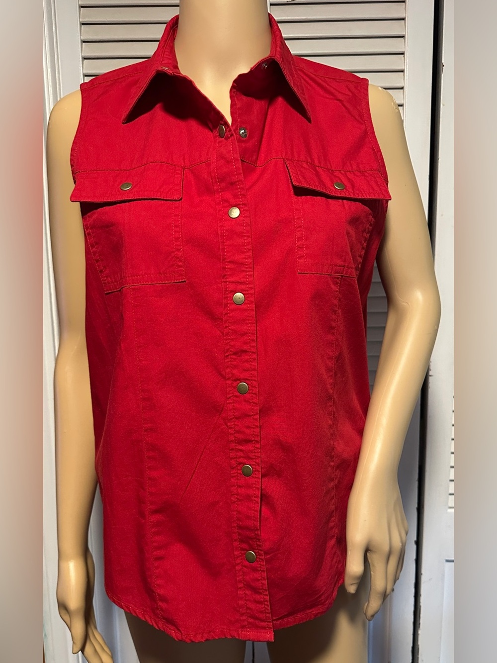 Jones New York Red Collared Snap Front Sleeveless Blouse 8